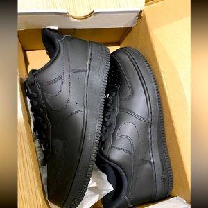 New W/Box Nike Air Force Ones 07 Black Sneakers